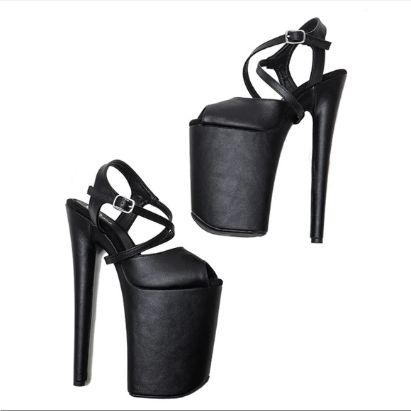 Leecabe 9” Black Matte Sandals - Picture 4 of 7